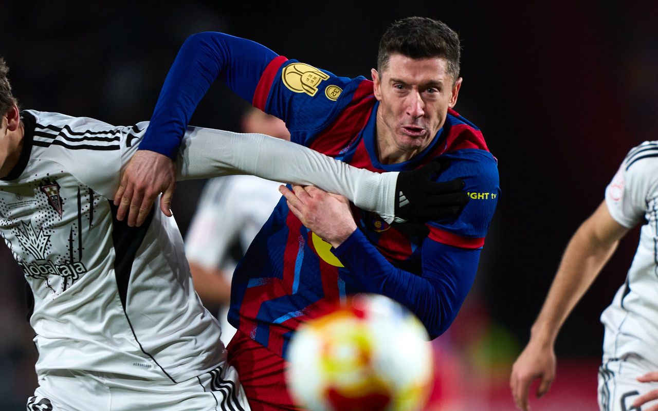 "Niewidzialny". Tak Lewandowski nie przedłuży kontraktu [OPINIA]