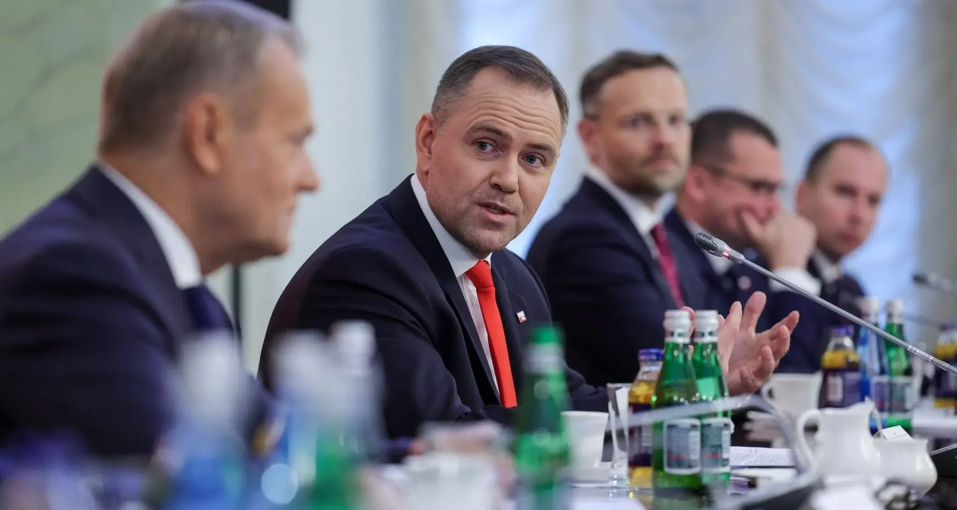 Prezydent Karol Nawrocki i premier Donald Tusk na posiedzeniu Rady Gabinetowej