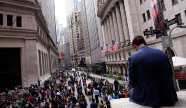 „Sprzedawaj Amerykę, kupuj wszystko inne”. WIG z nowym rekordem i najwyższymi obrotami w tym roku