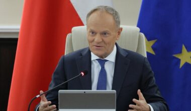 USA zrywają kontakty z Włodzimierzem Czarzastym. Donald Tusk zabrał głos - Onet