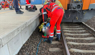 Mężczyzna potrącony przez pociąg na stacji kolejowej w regionie