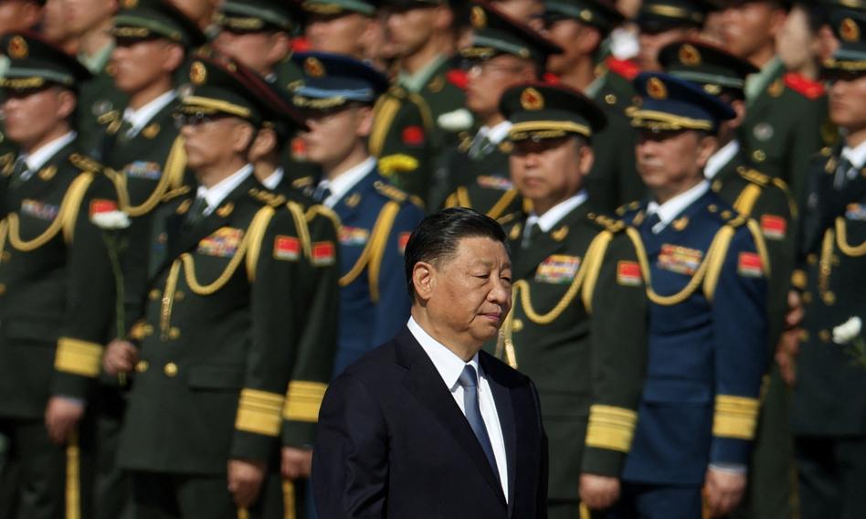 „Ekstremalna paranoja” w Pekinie. Xi Jinping usuwa generałów ze strachu