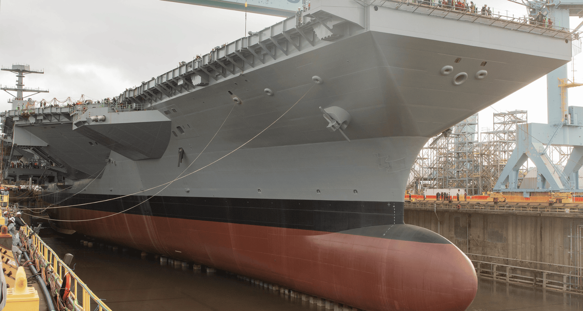 Nowy amerykański lotniskowiec na testach