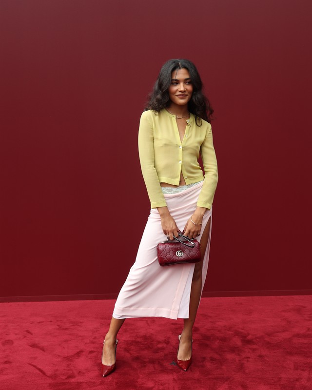 Olivia Dean na pokazie Gucci w 2024 r.