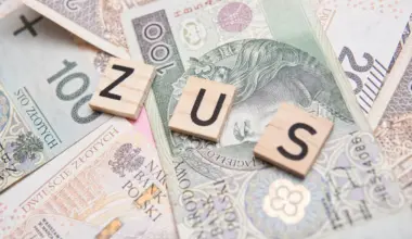 4390 zł rocznie dla seniora. ZUS podał nową kwotę od 1 marca 2026 roku. Sprawdź, kto dostanie pieniądze bez wniosku