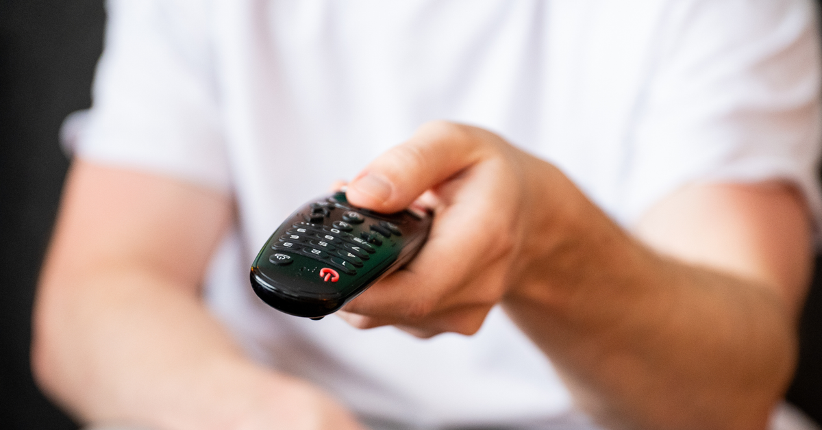 Koniec najchętniej oglądanego kanału informacyjnego w Polsce? Decyzja KRRiT może zakończyć działalność stacji