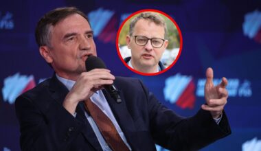 Na Bałtyku w lodzie uwięziony został jacht. Czeka na odwilż