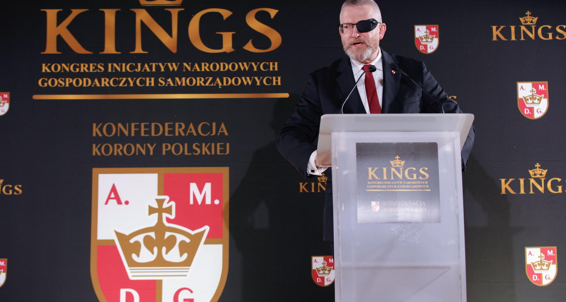 "Dobrego króla, racz nam zesłać Panie". Byliśmy na kongresie Brauna w Łochowie