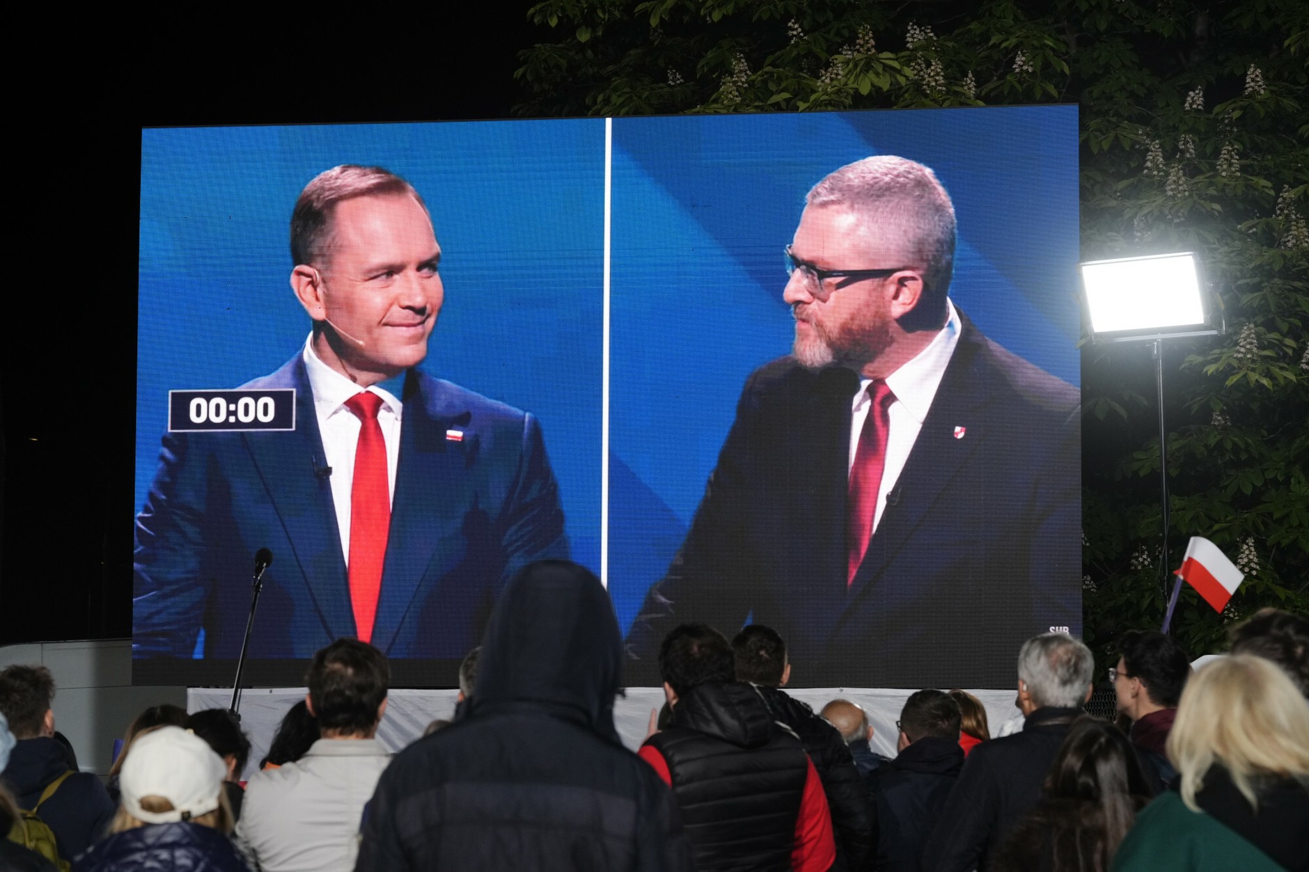 Karol Nawrocki, Grzegorz Braun w trakcie debaty prezydenckiej w TVP, maj 2025 r.