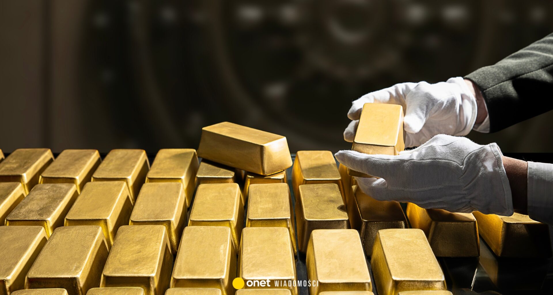 Rekordowy pik. Ceny złota i srebra lecą na łeb na szyję. Co to oznacza
