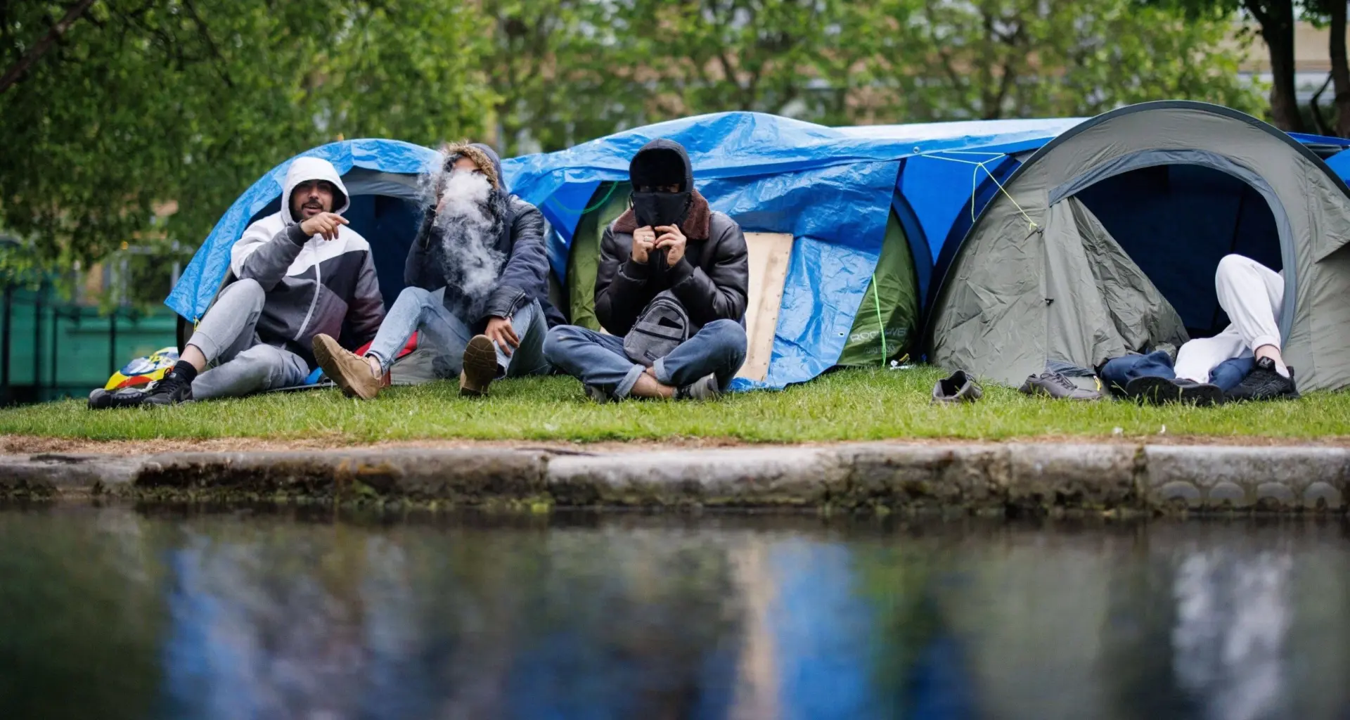 Nielegalni migranci koczują w centrum Dublina