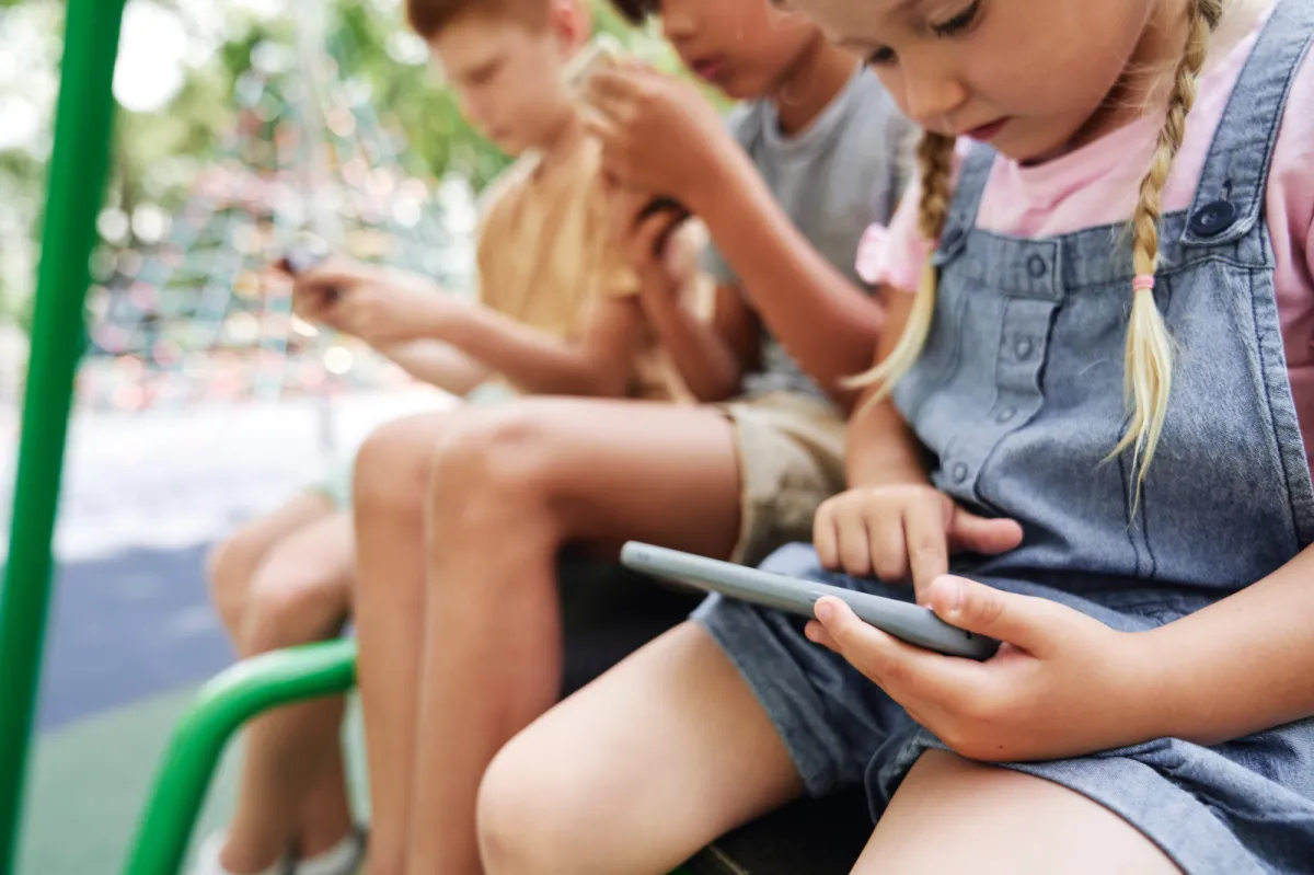 Polska zakaże mediów społecznościowych dzieciom. Jak to egzekwować?