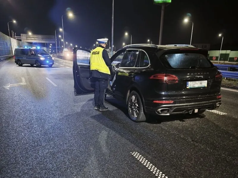 85-latek w Porsche jechał pod prąd Obwodnicą Trójmiasta. Zatrzymali go policjanci po służbie