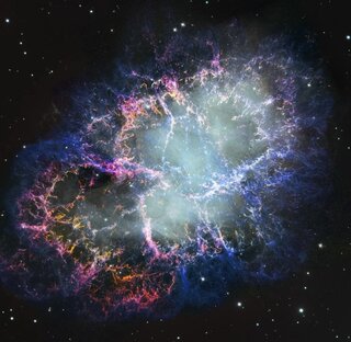 Mgławica Kraba na zdjęciu z lat 1999/2000. Zdjęcie wykonane przez Hubble’a w w tamtym czasie pokazuje, że Mgławica Kraba jest mniejsza niż w roku 2024