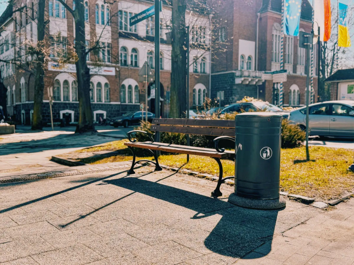 Brakuje ci ławki albo kosza? Zgłoś to