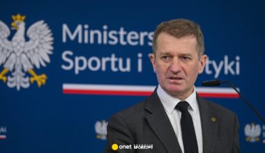 "Przestrzegałem przed Piesiewiczem". Wiceminister grzmi, wskazał ofiary