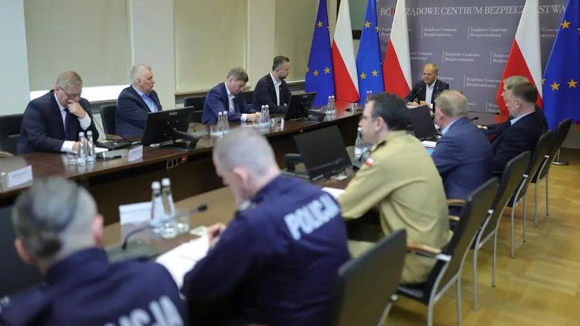 Odprawa rządu i służb. Donald Tusk zabrał głos ws. fałszywego zgłoszenia i wejścia strażaków do domu rodzinnego prezydenta