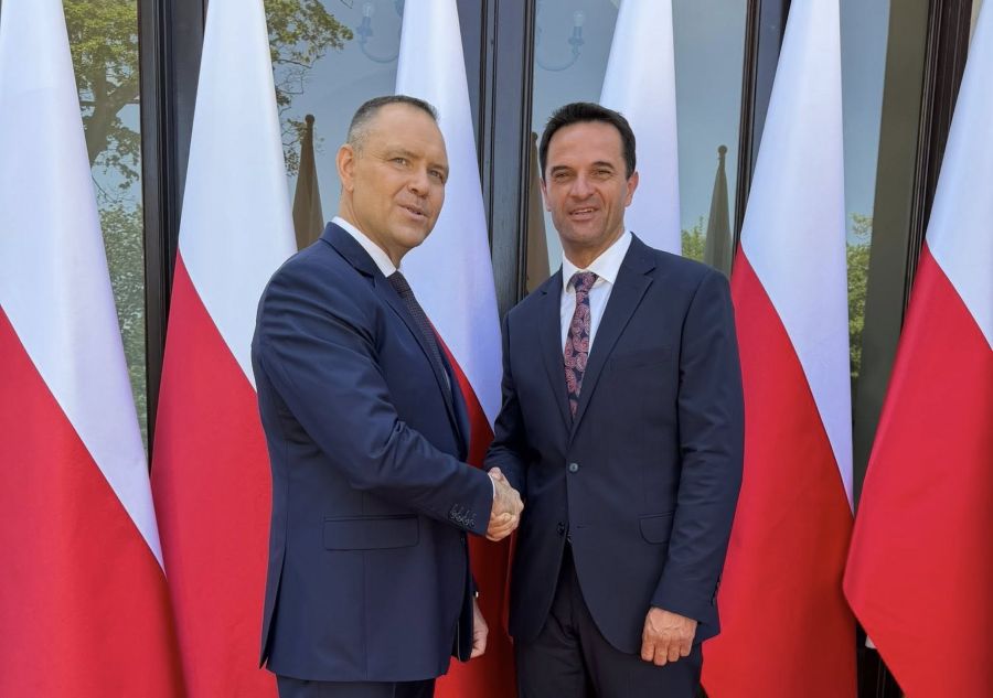 Prezydent Karol Nawrocki i wójt Stryszowa Szymon Duman