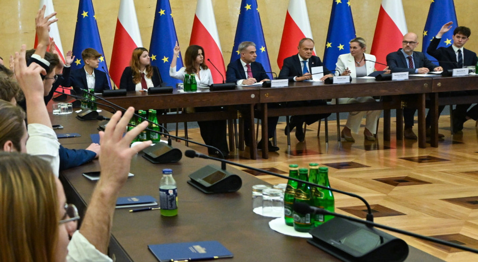 Nie wystarczy zakazać telefonu w szkole. Młodzież przedstawiła swoje stanowisko Donaldowi Tuskowi