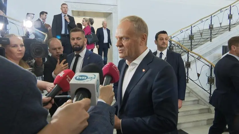 Batalion "Bohaterów UPA". Karol Nawrocki chce odebrać order Wołodymyrowi Zełenskiemu. Donald Tusk komentuje