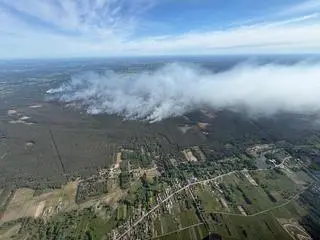 Pożar na Mazowszu widziany z góry