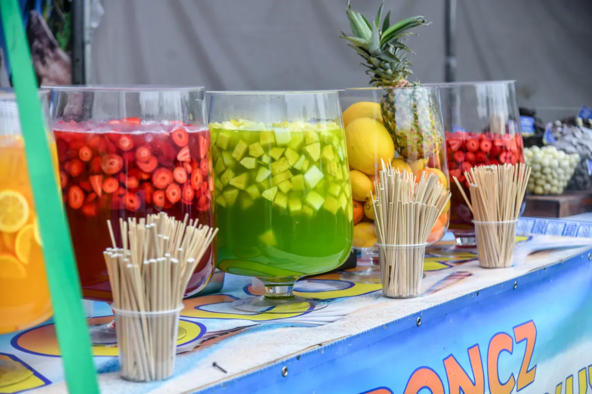 "Chicken tea" i "boiled strawberries" to nowe mody z Zachodu, które w Polsce wywołują tylko śmiech