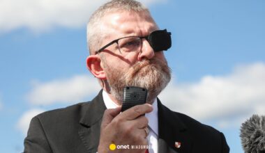Grzegorz Braun opuścił prokuraturę i złożył wniosek. "Nagonka polityczna"