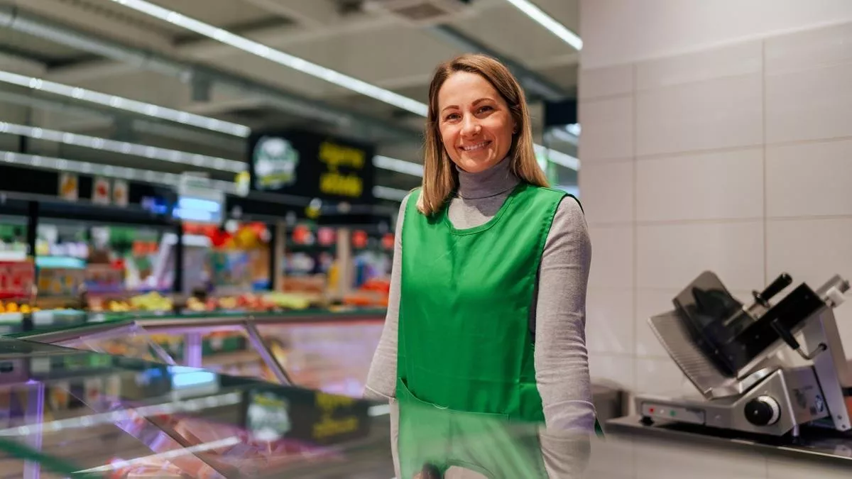 Pracownicy sklepów zarobią więcej. Tyle ma wynieść minimalne wynagrodzenie w 2027 r.