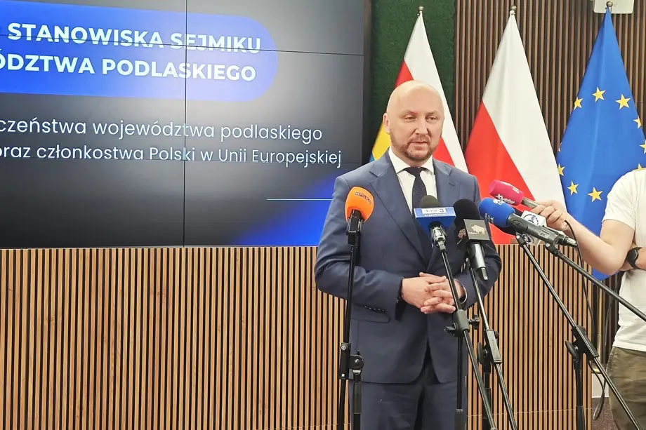 Marszałek zapowiada. Chce stałego zwolnienia z relokacji migrantów