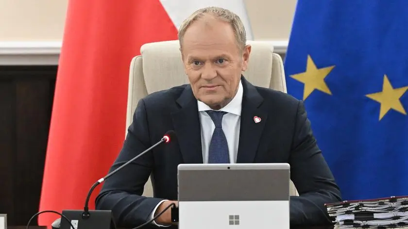 Donald Tusk chce budowy pomnika Tadeusza Mazowieckiego. Zwrócił się do byłych premierów