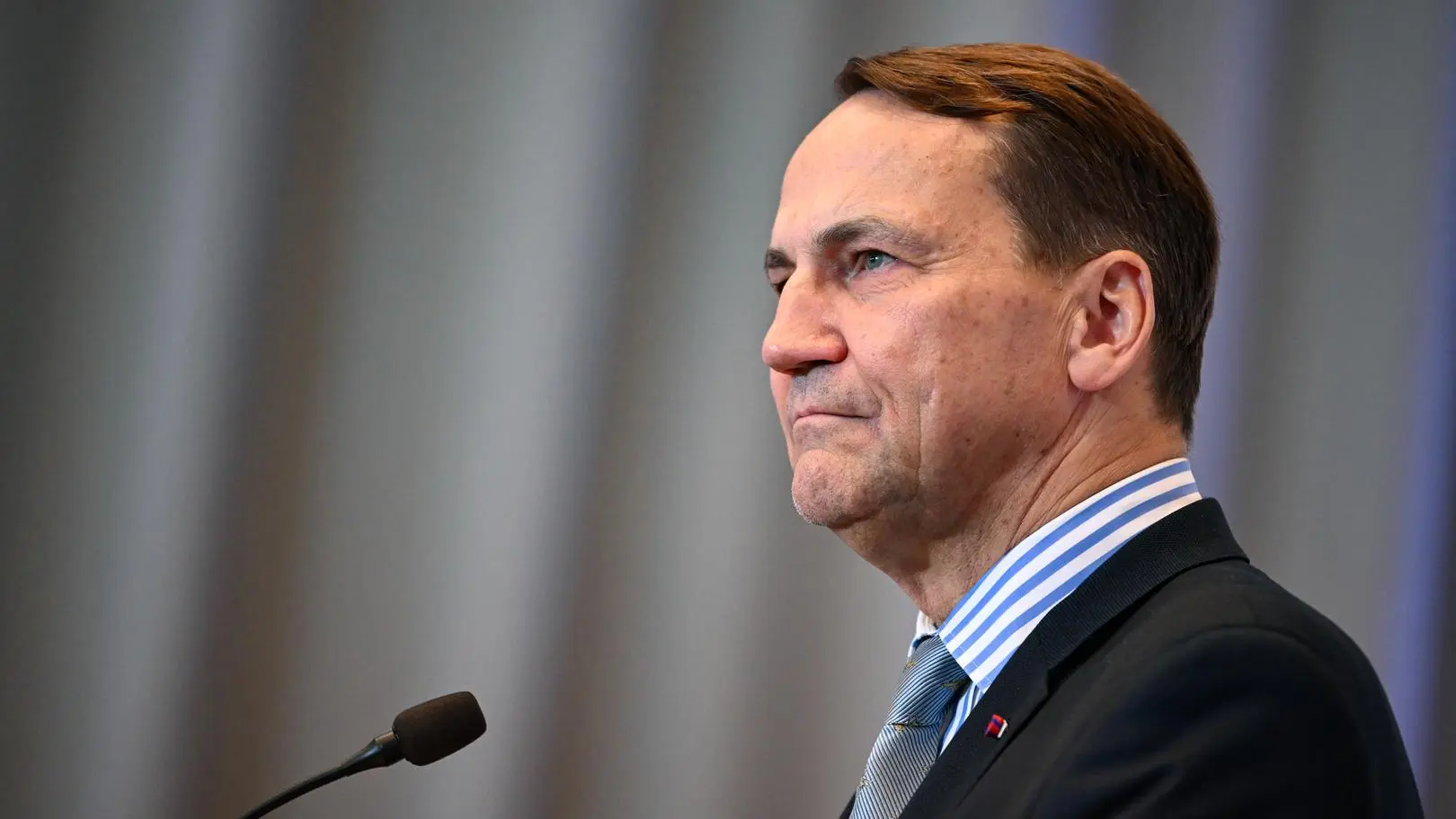 Szef MSZ Radosław Sikorski poprosił, aby prezydent "upomniał" się o Zbigniewa Ziobrę w USA