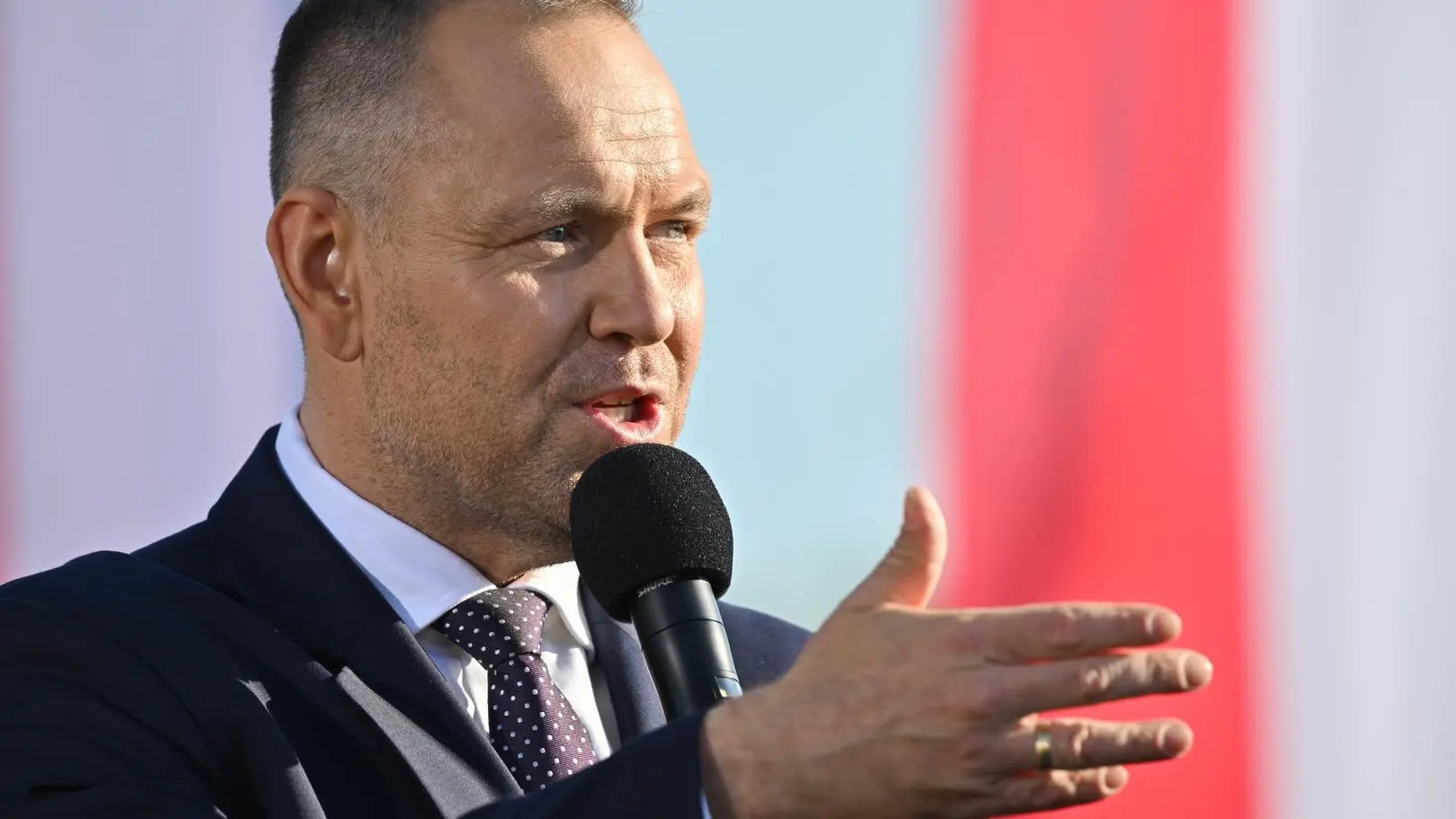 Ustawa o statusie osoby najbliższej czeka, a co zrobi prezydent Nawrocki? Wicemarszałek Sejmu: mamy argumenty