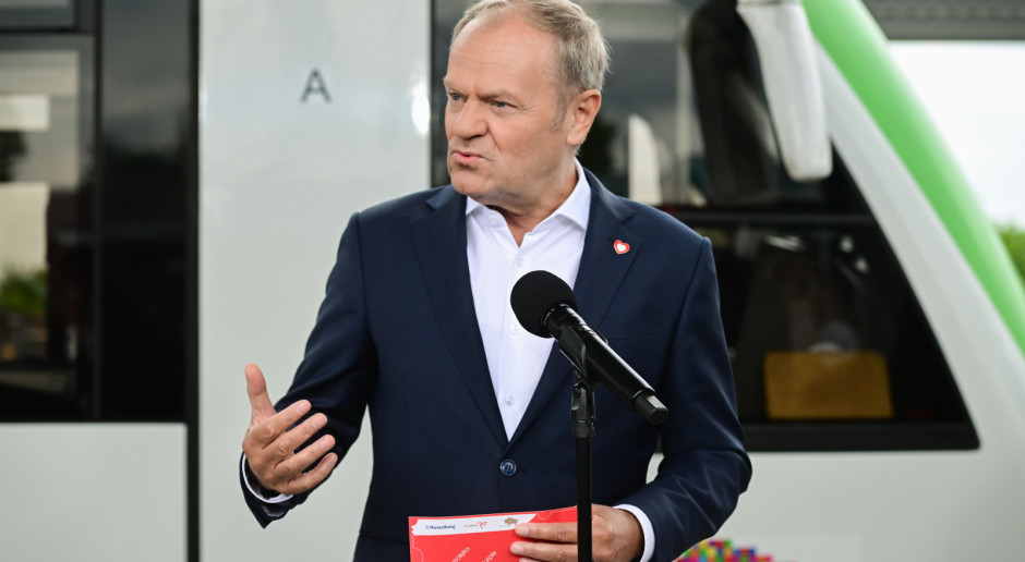Państwo zabrało ziemie pod Kolej Dużych Prędkości. Donald Tusk: Nikt nie zostanie bez pomocy