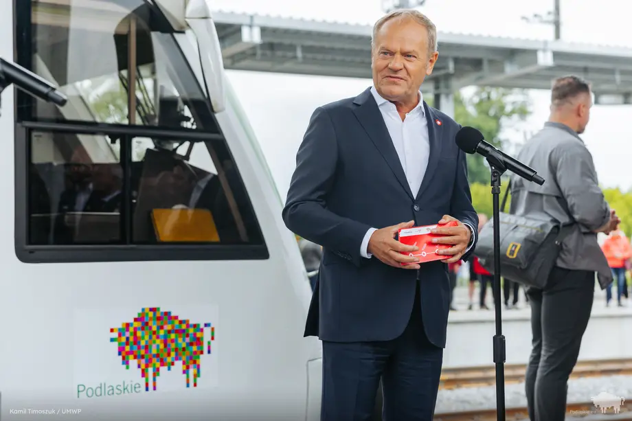 Historyczny powrót kolei do Łomży. W inauguracji uczestniczył Donald Tusk