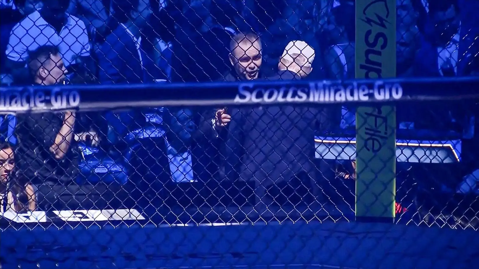 Gala MMA federacji UFC na terenie Białego Domu. Karol Nawrocki rozmawiał z Donaldem Trumpem