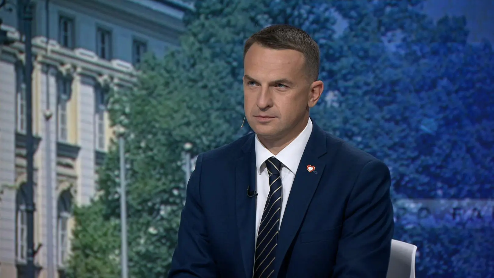 Adam Szłapka komentuje słowa prezydenta o SAFE. Przyniósł do studia "gadżet"