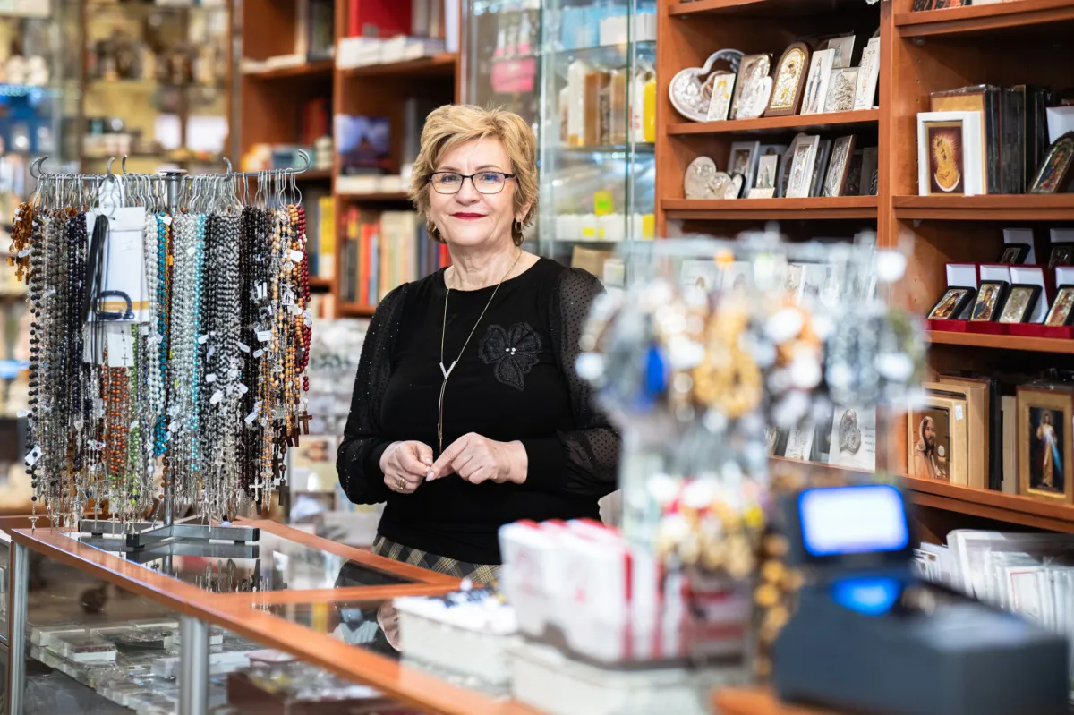 Prowadzi dwie księgarnie katolickie w centrum Gdańska. "Nie poddałam się" Serwis Kultura