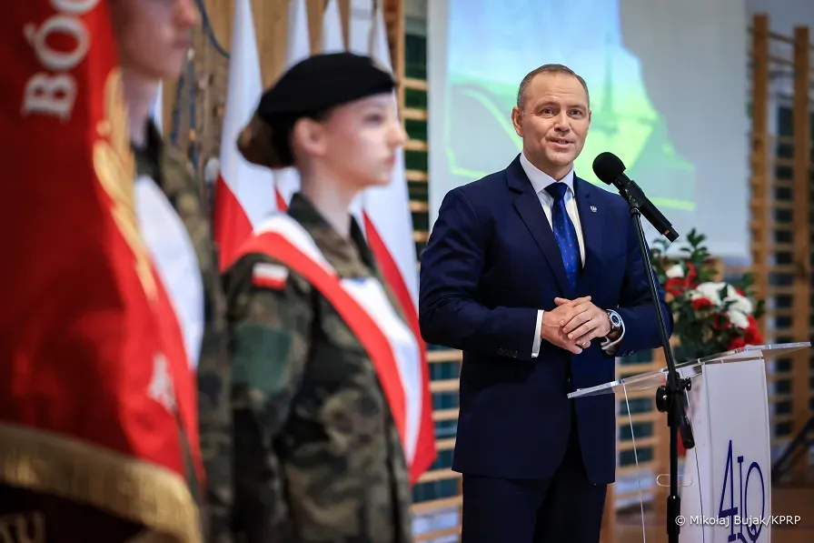 Prezydent Karol Nawrocki odwiedził IV Liceum Ogólnokształcące na 80-lecie - Nauka
