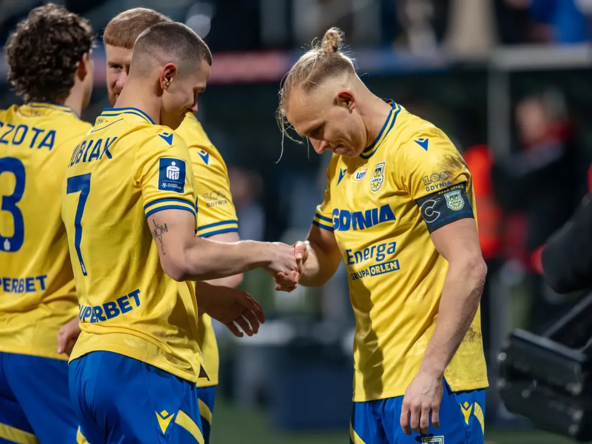 Arka Gdynia po symbolicznej przecenie. Znów nowy lider najdroższych piłkarzy
