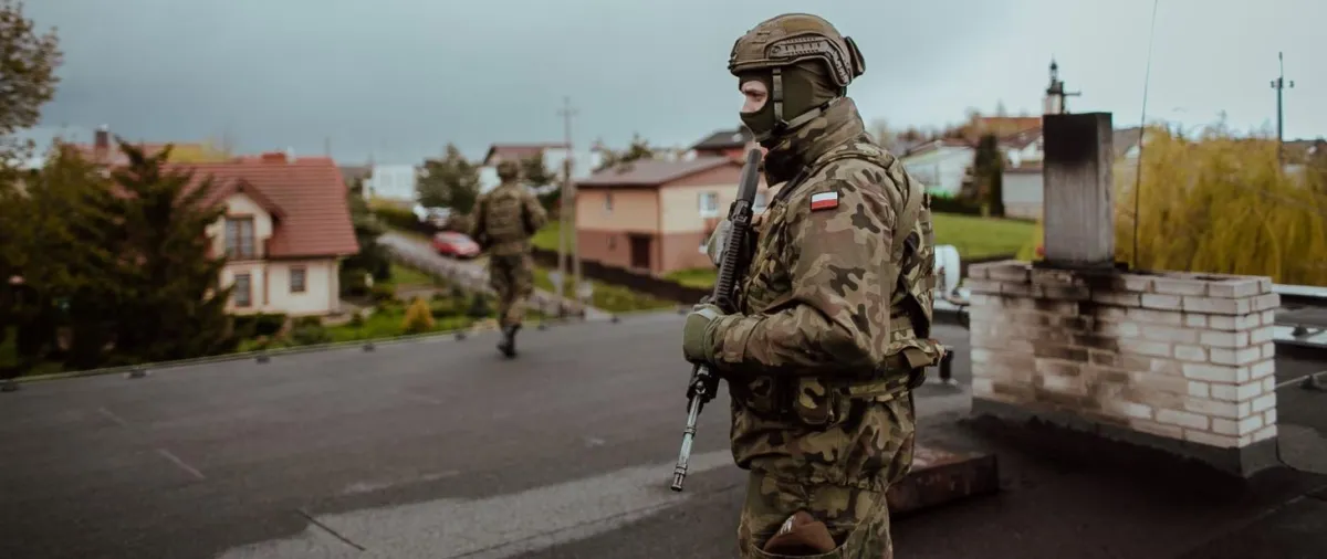 Wojskowe kolumny na ulicach. Rusza "Ognista Burza"