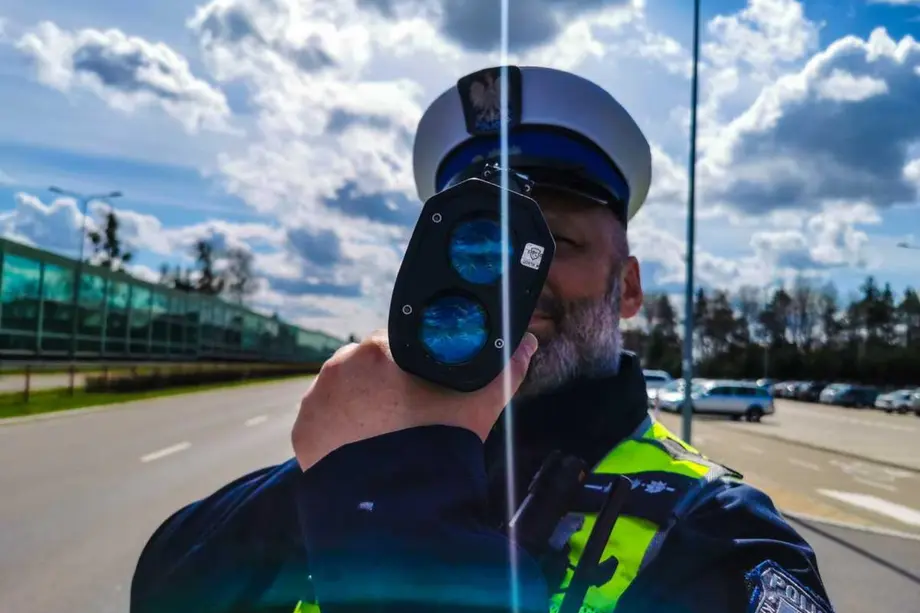 Za szybko przez centrum Białegostoku. 19-latek pędził 125 km/h, Drogówka, Wiadomości Białystok Online Portal Miejski Białystok (Bialystok)