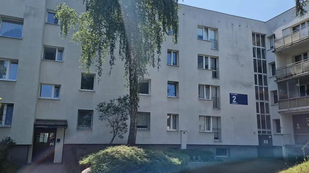 Blok przy ulicy Hirszfelda grozi zawaleniem