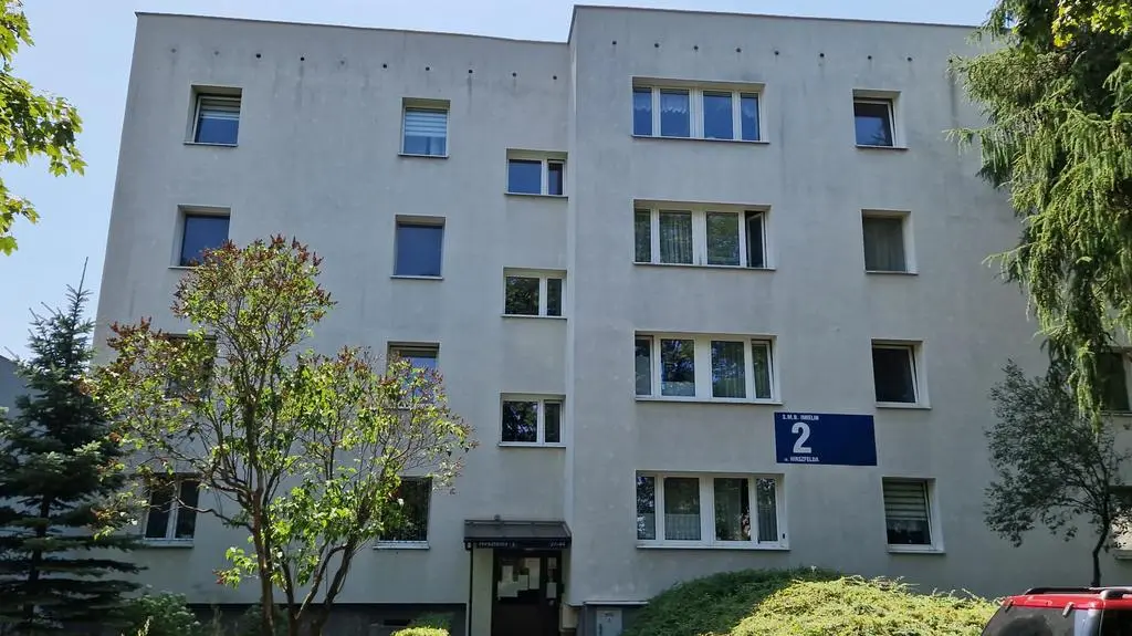 Blok przy ulicy Hirszfelda grozi zawaleniem