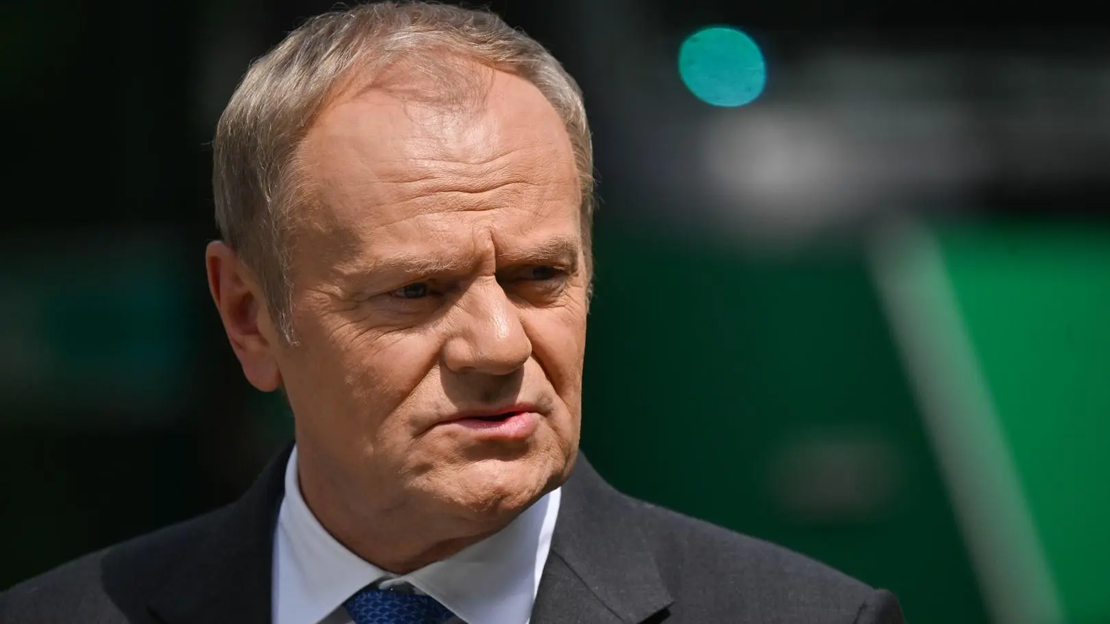 Donald Tusk o umowie w sprawie pocisków Baarracuda. Opublikował nagranie, w którym nawiązał do "Władcy Pierścieni"
