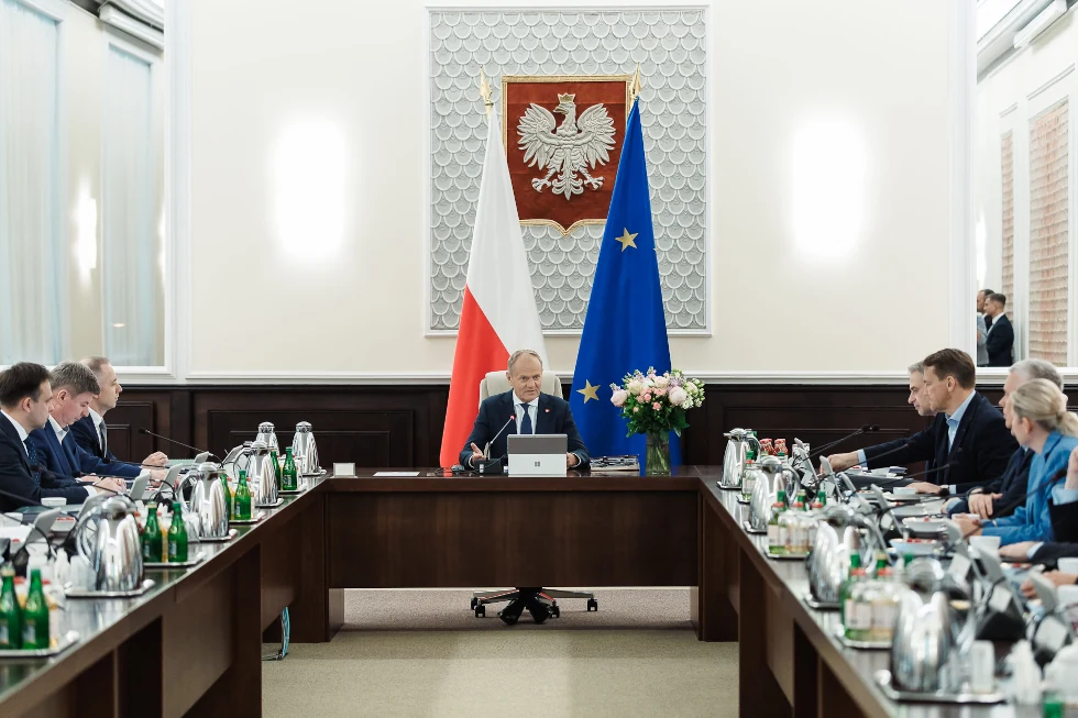 Sondaż: 22,7% Polaków chce dymisji rządu Donalda Tuska po aferze w Szpitalu Południowym