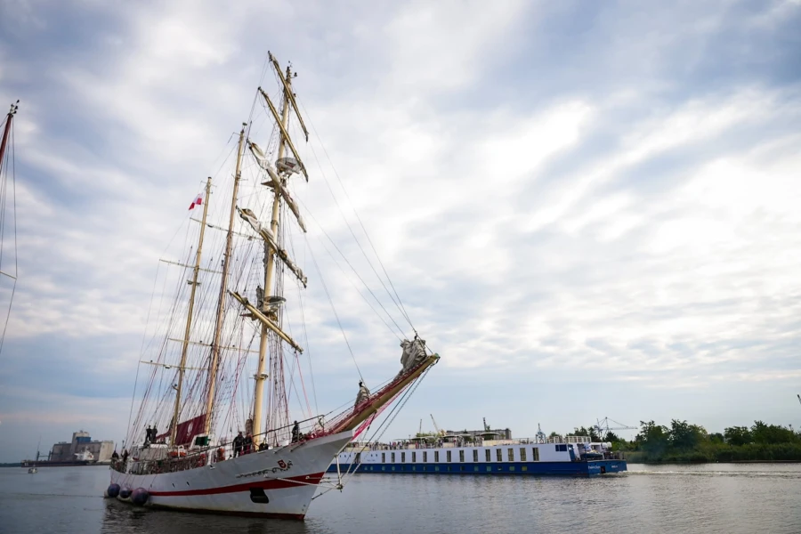 Wiadomości Szczecin - ORP Iskra w Szczecinie. Zwiedzanie okrętu, godziny i atrakcje przy Bulwarze Chrobrego
