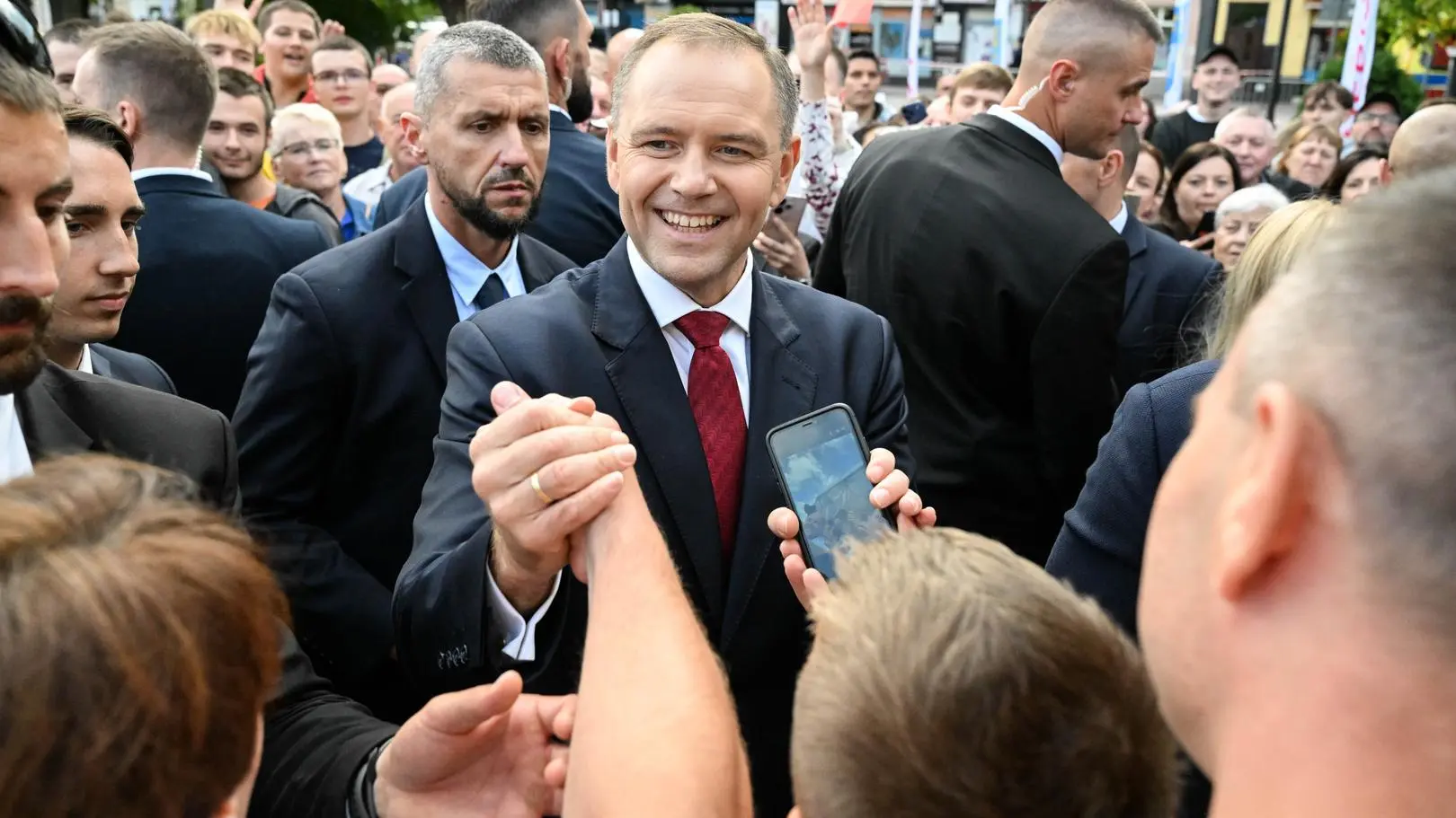 Rozłam w Prawie i Sprawiedliwości. Prezydent Karol Nawrocki komentuje