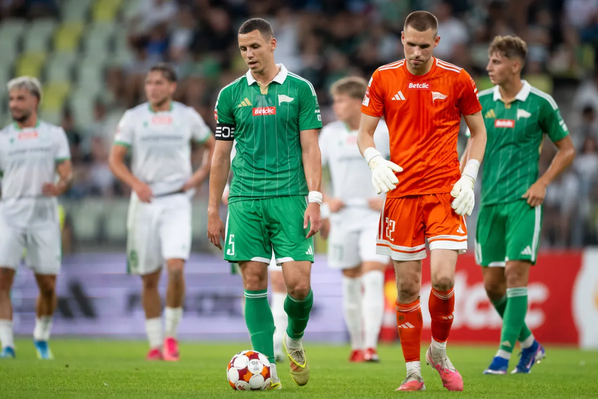 Lechia Gdańsk - Warta Poznań 0:3. Prezes wyzywany, Kacper Sezonienko sprzedany