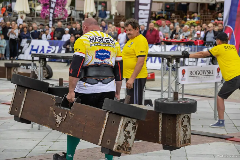 Wielka siła i wielkie emocje. Strongmani podbili Rynek Kościuszki, Sport, Wiadomości Białystok Online Portal Miejski Białystok (Bialystok)