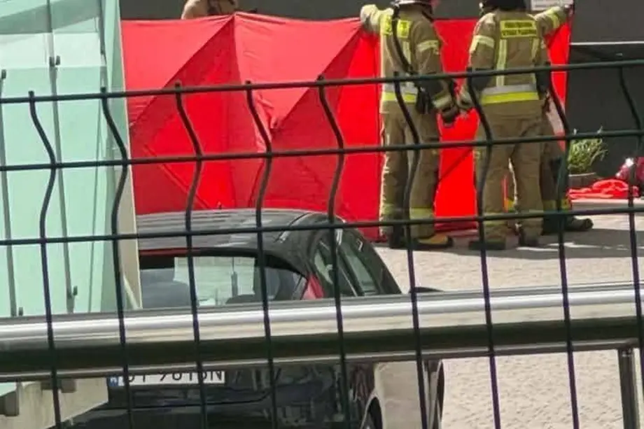 Tragedia przy ul. Kombatantów. Mężczyzna spadł z balkonu, Kryminalne, Wiadomości Białystok Online Portal Miejski Białystok (Bialystok)